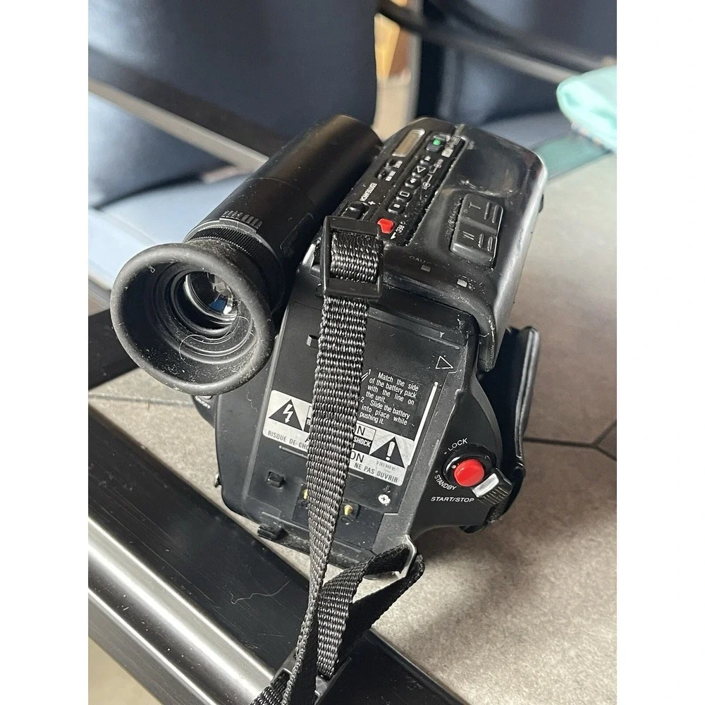 Sony Video Camera Model CCD-TR5 (for Parts )